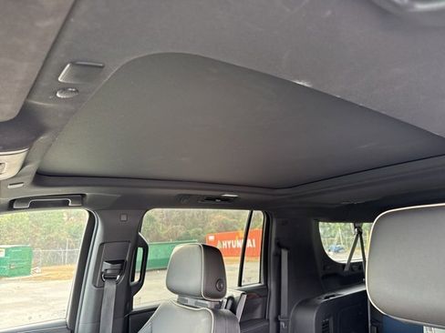 Used 2024 Chevrolet Suburban Premier image 15