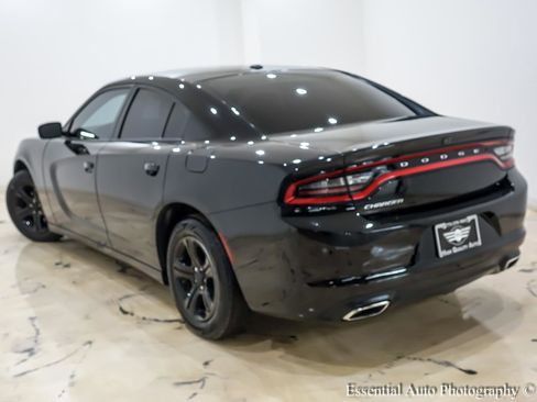 Used 2020 Dodge Charger SXT w/ Leather Interior Group image 10