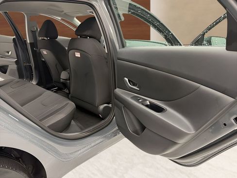 New 2026 Hyundai Elantra SE FWD image 14