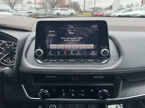 Used 2023 Nissan Rogue S image 17