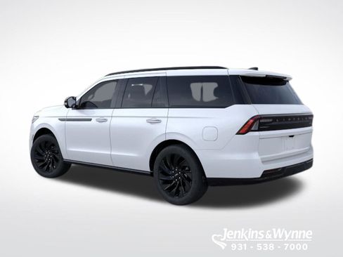 New 2026 Lincoln Navigator Reserve AWD/4WD image 4