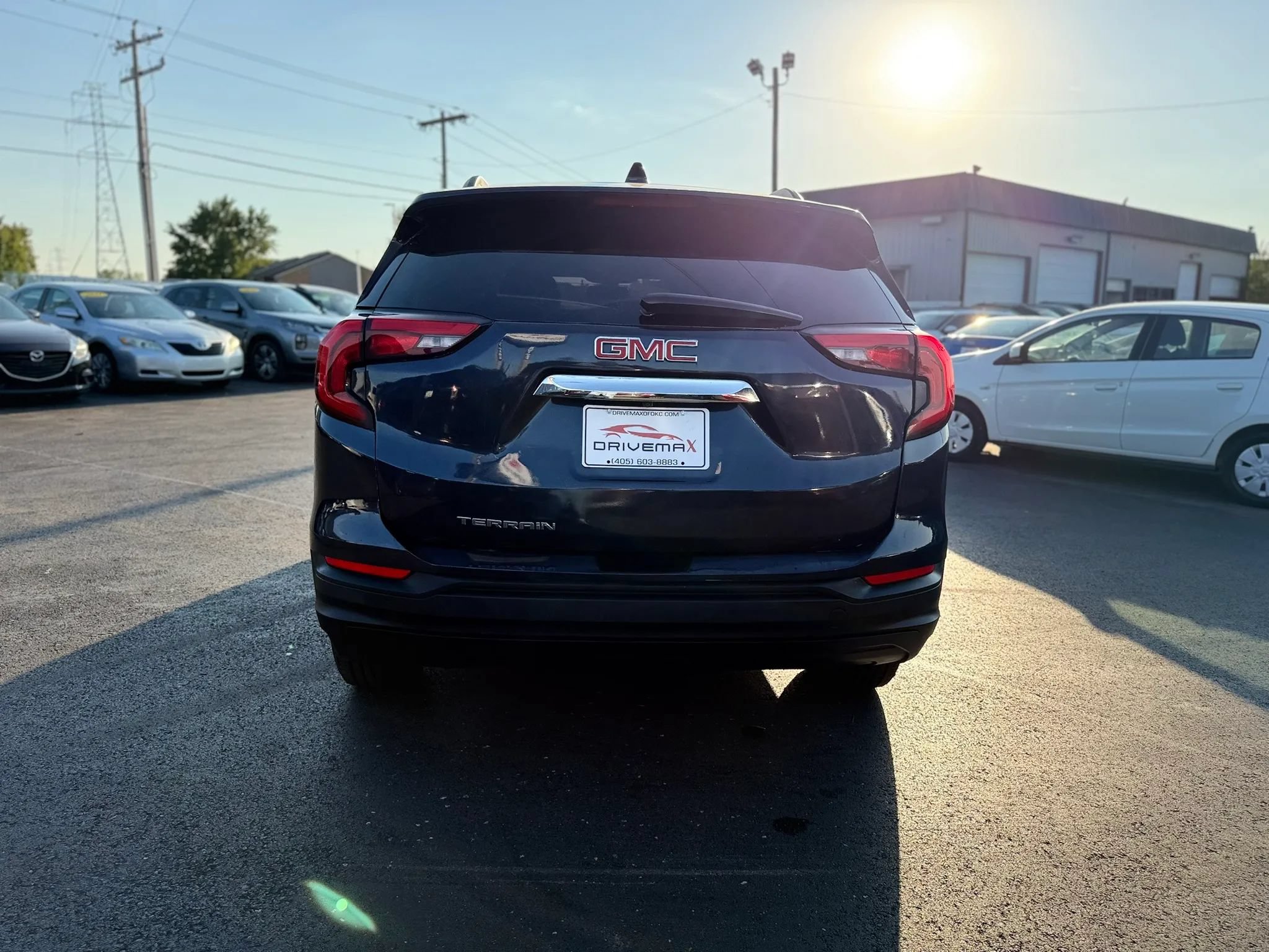 Used 2018 GMC Terrain SLE w/ Driver Convenience Package FWD image 4