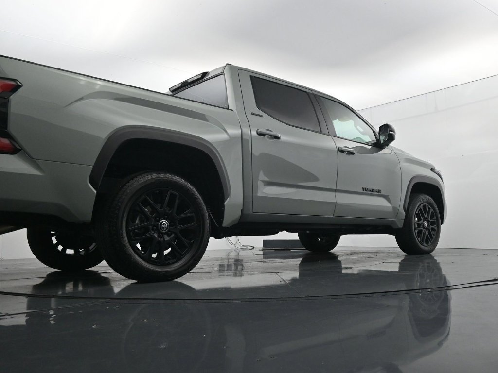 Used 2026 Toyota Tundra Limited AWD/4WD image 37