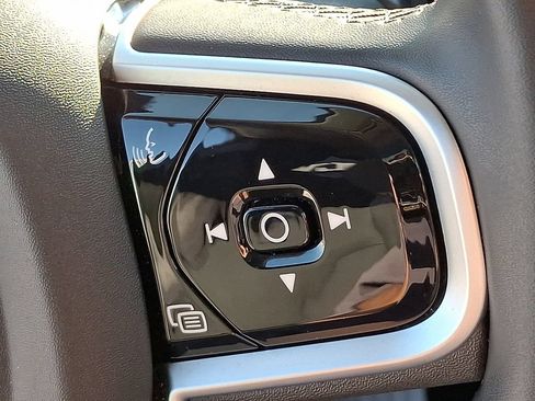 Certified 2026 Volvo XC90 B6 Plus AWD/4WD image 24