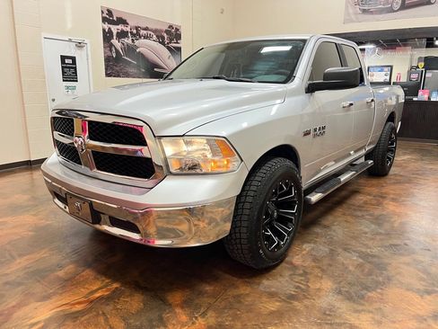 Used 2017 RAM 1500 Classic SLT image 5