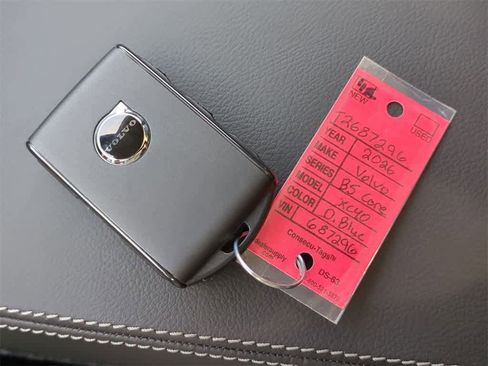 New 2026 Volvo XC40 B5 Core w/ Protection Package Premier image 32