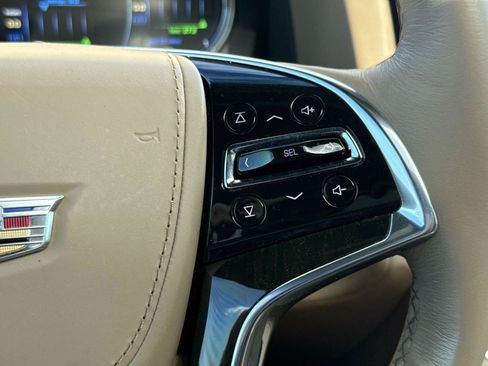 Used 2019 Cadillac Escalade Platinum RWD image 33