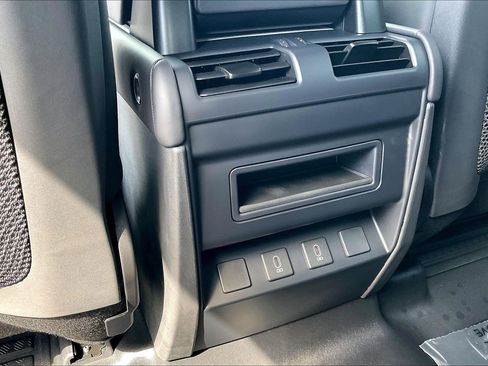 New 2026 Land Rover Defender 110 X-Dynamic SE AWD/4WD image 25