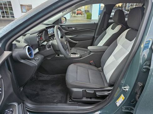 Certified 2025 Chevrolet Trax LS image 22