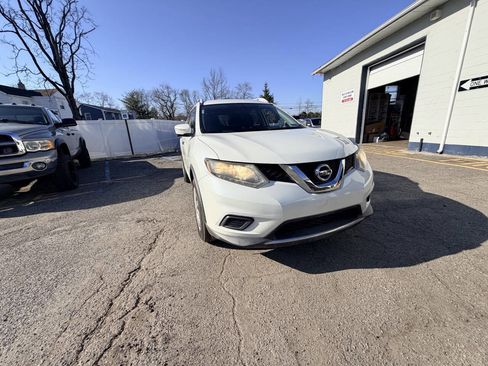 Used 2015 Nissan Rogue SV w/ SV Premium Package image 4