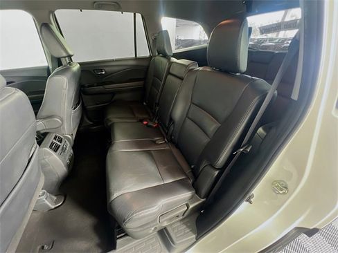 Used 2019 Honda Pilot Touring image 26
