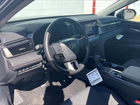 New 2026 Toyota Camry LE image 7
