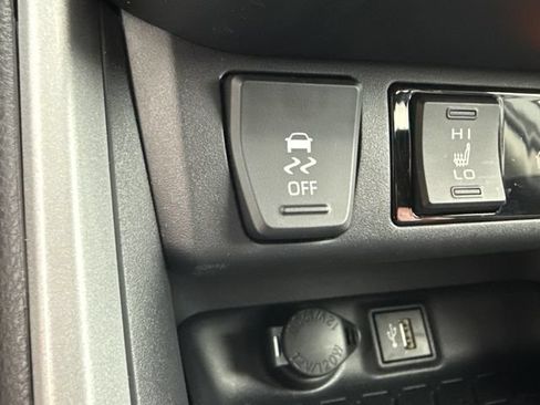 Used 2024 Toyota RAV4 XLE w/ Weather Package AWD/4WD image 29