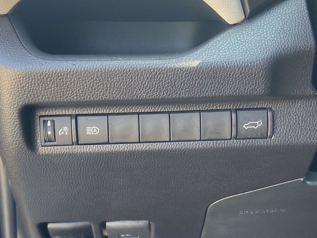 Used 2025 Toyota RAV4 XLE w/ Convenience Package FWD image 31