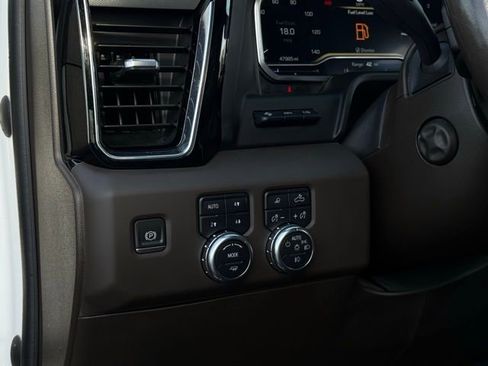 Used 2023 GMC Sierra 1500 Denali w/ Technology Package AWD/4WD image 18
