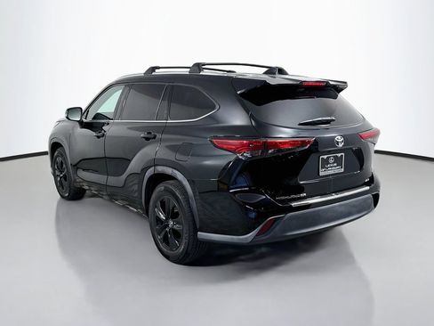 Used 2020 Toyota Highlander XLE FWD image 7