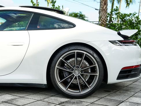 Used 2020 Porsche 911 Carrera RWD image 3