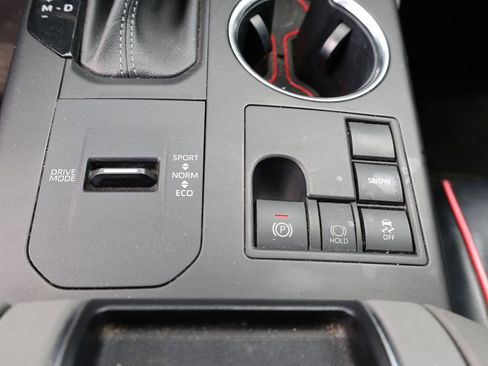 Used 2023 Toyota Highlander LE FWD image 25