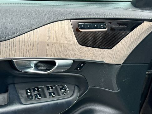 Used 2022 Volvo XC90 T8 Inscription image 19