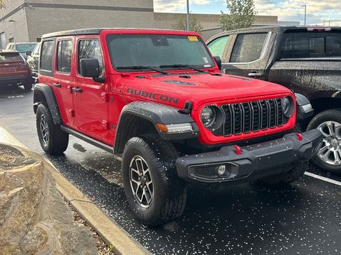 Used 2024 Jeep Wrangler Unlimited Rubicon image 2