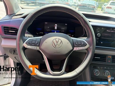 Used 2022 Volkswagen Taos SE FWD image 16