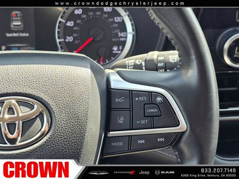 Used 2022 Toyota Highlander LE AWD/4WD image 31