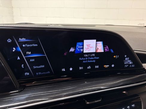 Used 2023 Cadillac Escalade Sport w/ LPO, ONYX Package AWD/4WD image 17