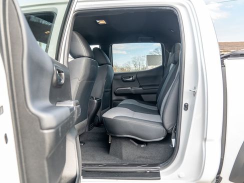 Used 2023 Toyota Tacoma TRD Off-Road image 34