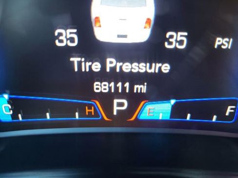 Used 2017 Chrysler 300 C image 23