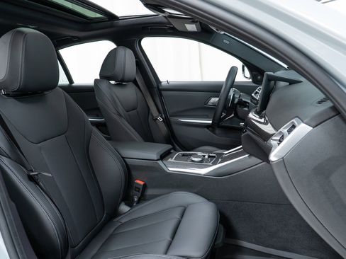 Used 2025 BMW M340i xDrive w/ Premium Package image 22