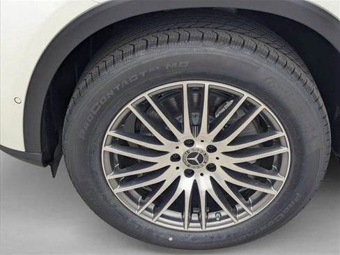 Used 2025 Mercedes-Benz GLC 300 image 9