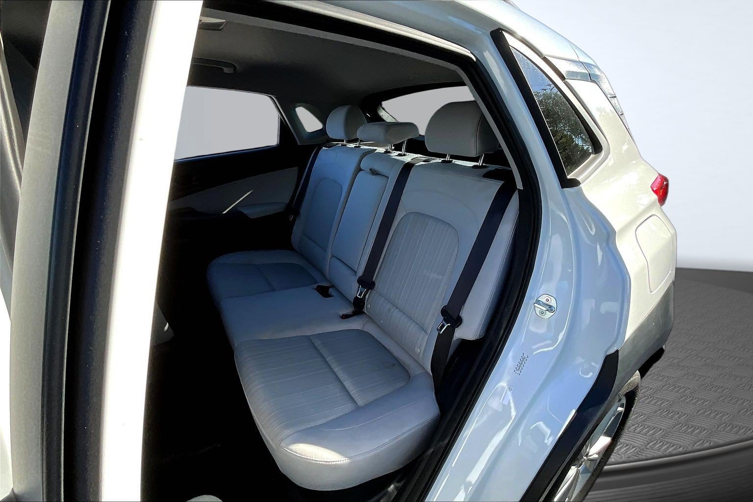 Used 2023 Hyundai Kona SEL FWD image 18