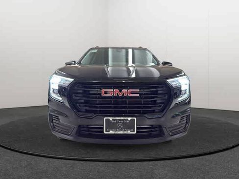 Used 2024 GMC Terrain SLE w/ Elevation Edition AWD/4WD image 2