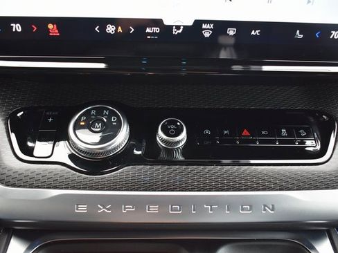 Used 2025 Ford Expedition Platinum w/ Stealth Performance Package image 28