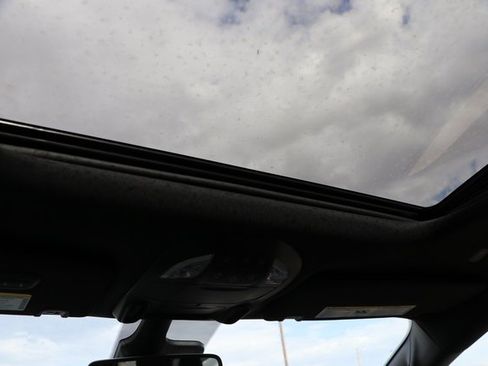 New 2023 Chrysler Pacifica Limited w/ Uconnect Theater Family Group image 35