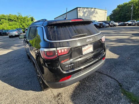 Used 2023 Jeep Compass Limited w/ Sun and Sound Group AWD/4WD image 5