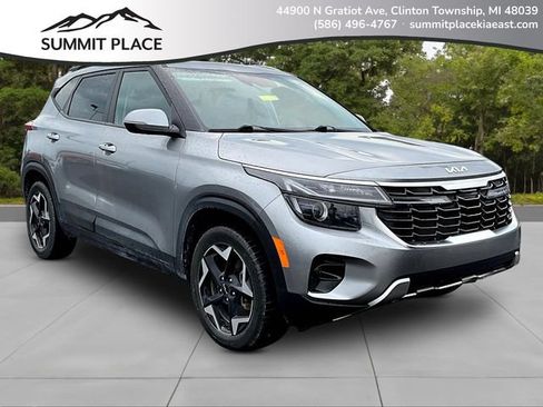 Certified 2025 Kia Seltos S AWD/4WD image 1