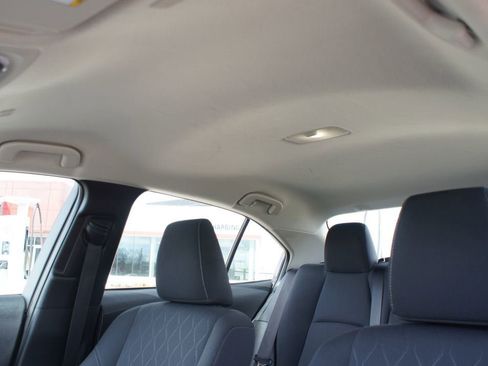 Used 2023 Toyota Corolla LE image 6