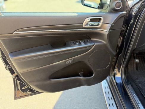 Used 2021 Jeep Grand Cherokee Limited image 20