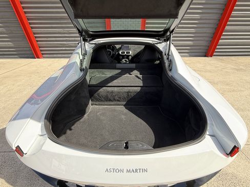 Used 2020 Aston Martin V8 Vantage Coupe image 21
