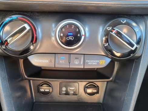 Used 2018 Hyundai Kona SEL FWD image 33