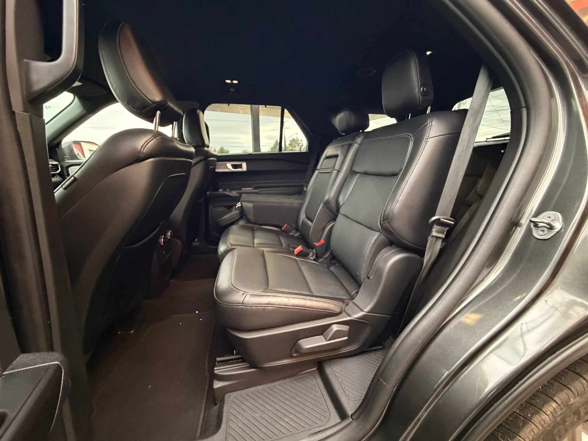 Used 2020 Ford Explorer Limited AWD/4WD image 10