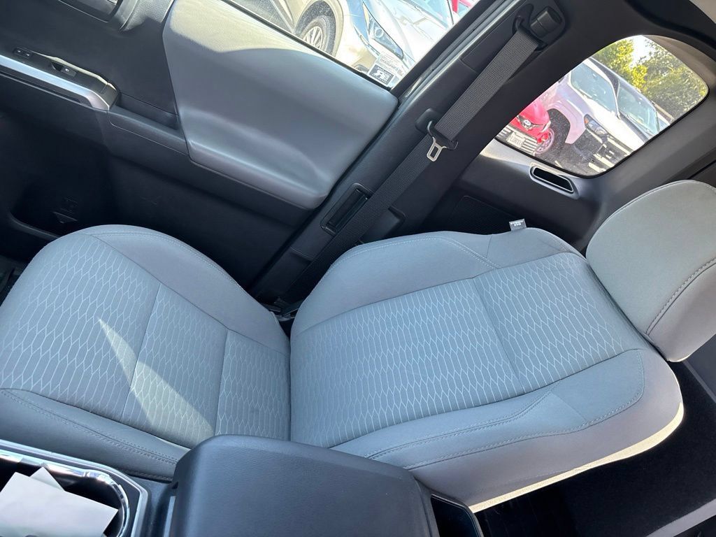 Used 2019 Toyota Tacoma SR5 RWD image 14
