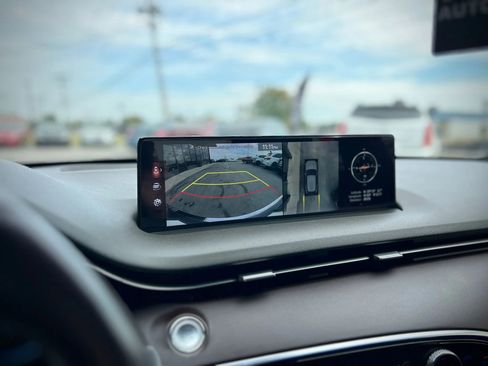 Used 2022 Genesis GV70 2.5T w/ Advanced Package image 23