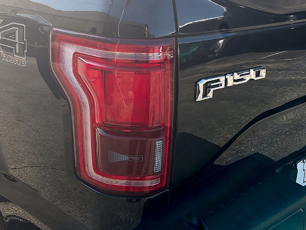 Used 2016 Ford F150 Lariat w/ Equipment Group 502A Luxury AWD/4WD image 8