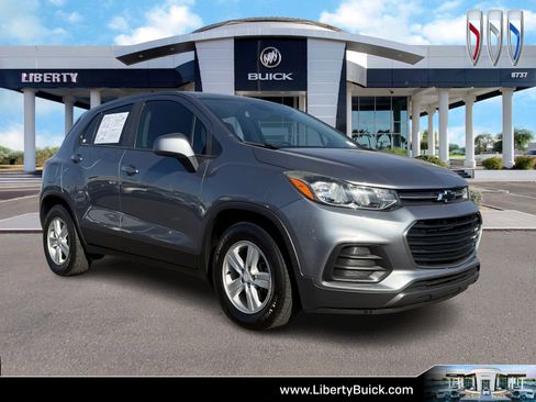 Used 2020 Chevrolet Trax LS FWD image 1