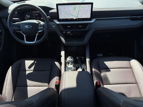 New 2026 Ford Explorer Platinum AWD/4WD image 5