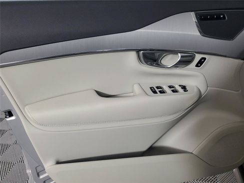 Certified 2025 Volvo XC90 B5 Core w/ Protection Package AWD/4WD image 16