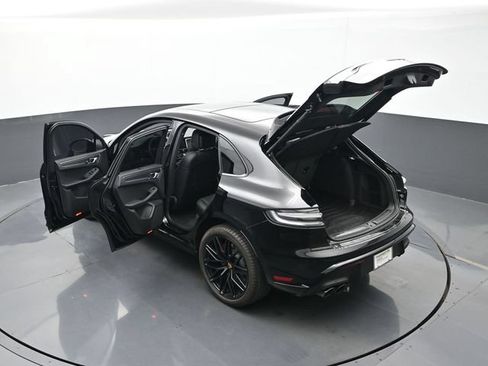 Certified 2025 Porsche Macan GTS AWD/4WD image 29