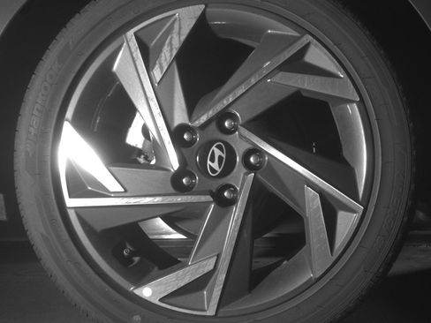 Used 2025 Hyundai Elantra SEL FWD image 12